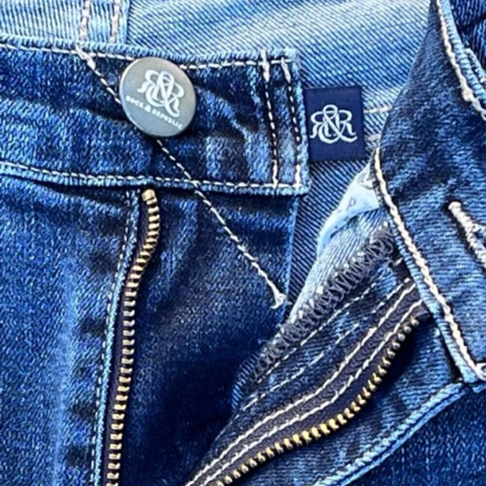 Rock & Republic EUC Skinny Jean Women's Blue Distressed  Embroidered Size 6 - Picture 10 of 16